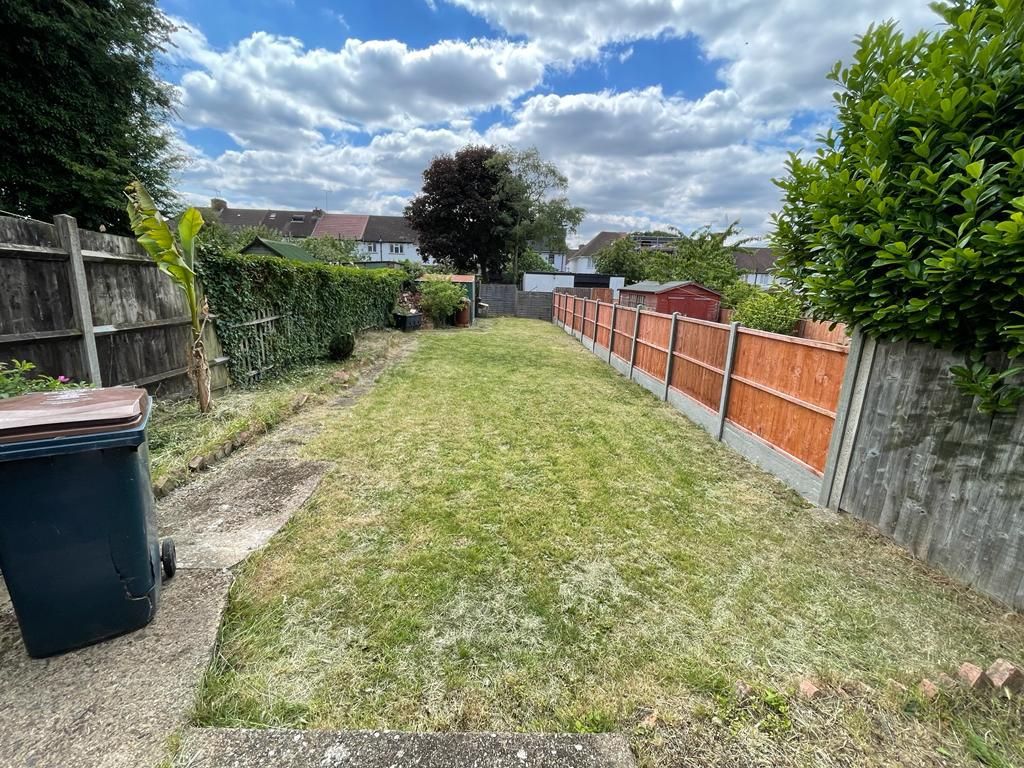 Property photo 1 of 5 3 Bed Terraced House To Rent Newton Road, Wembley Ha0