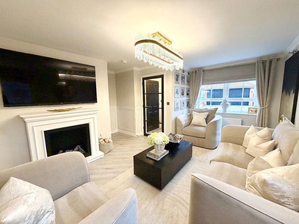 Property photo 2 of 15 Lounge