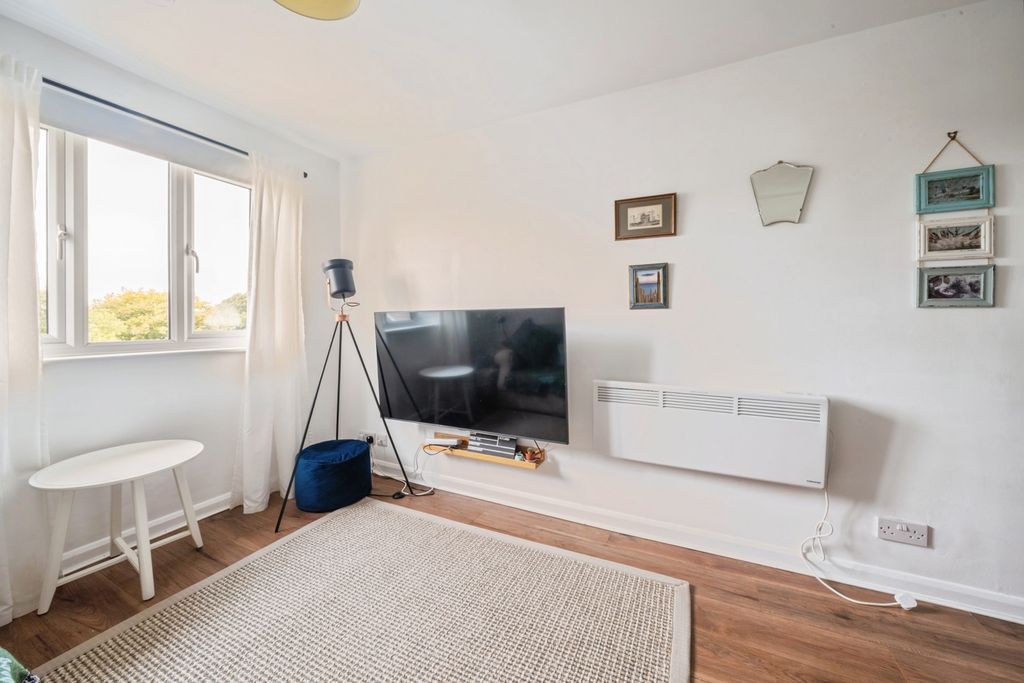 Property photo 3 of 14 Photo