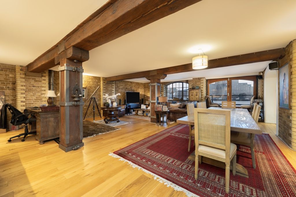 Property photo 1 of 11 Butlers Wharf Wes...