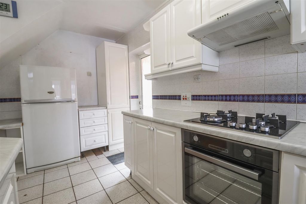 Property photo 3 of 30