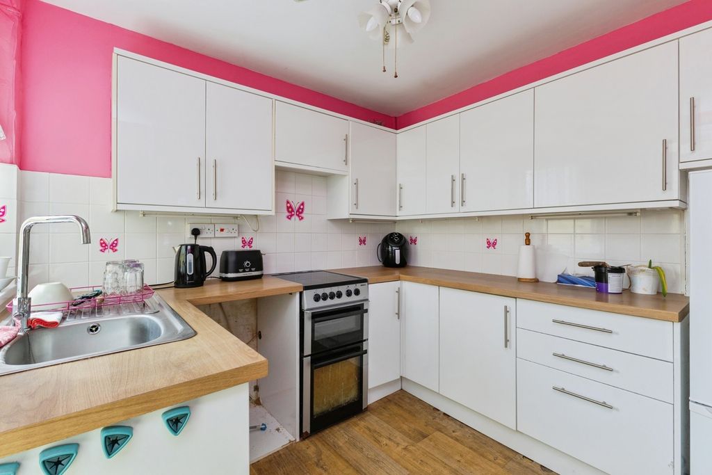 Property photo 3 of 19 Pbox-Img.Jpg