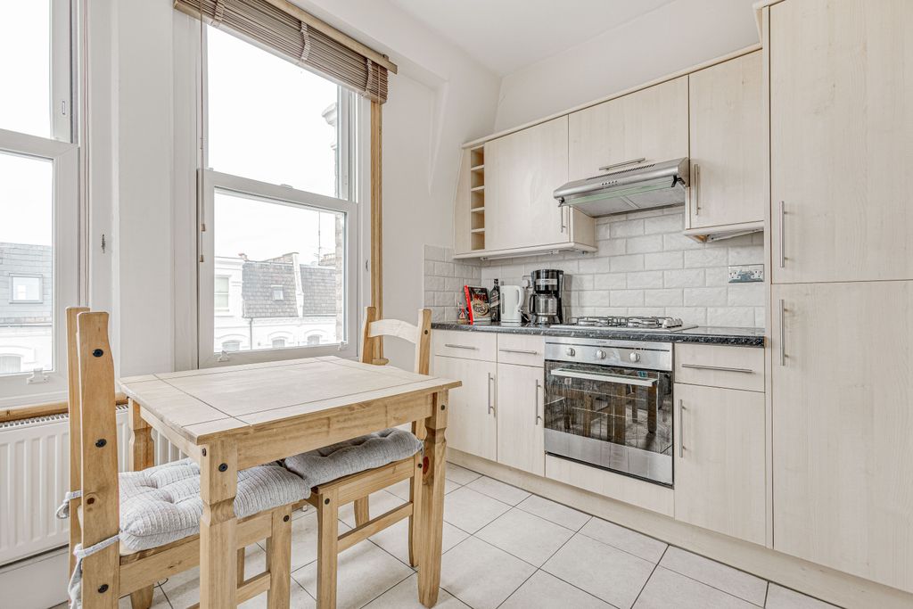 Property photo 3 of 6