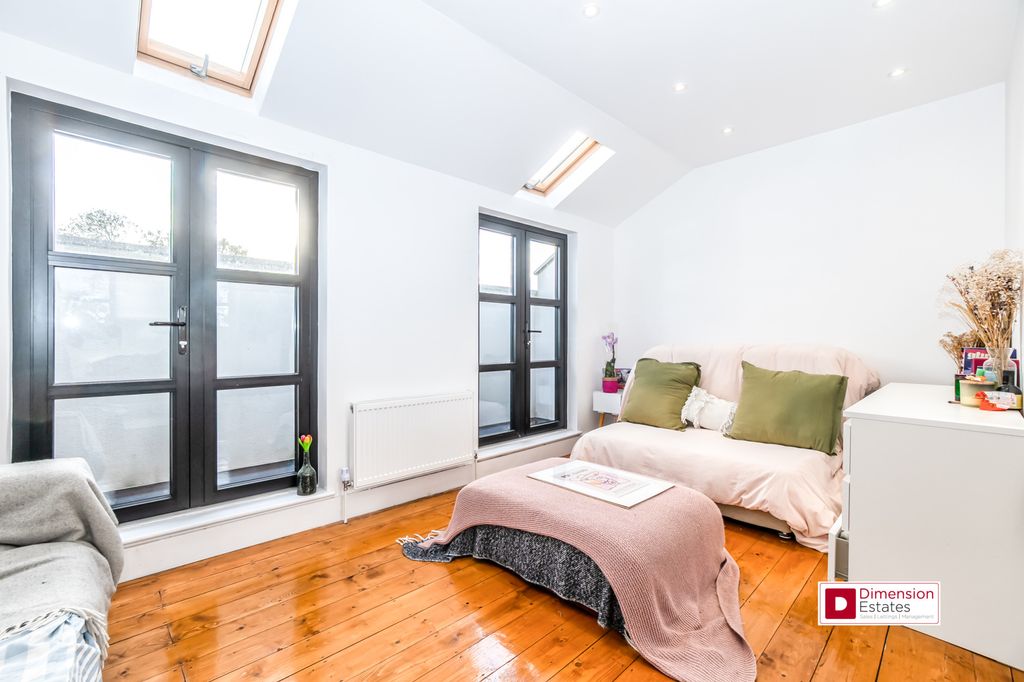 Property photo 1 of 27