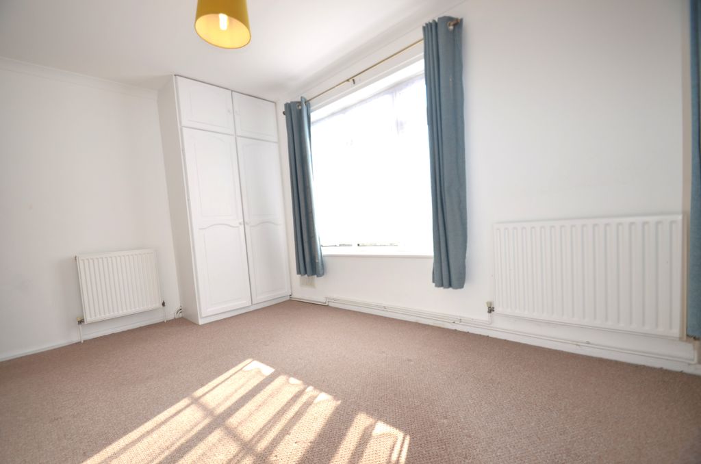 Property photo 3 of 8 Master Bedroom