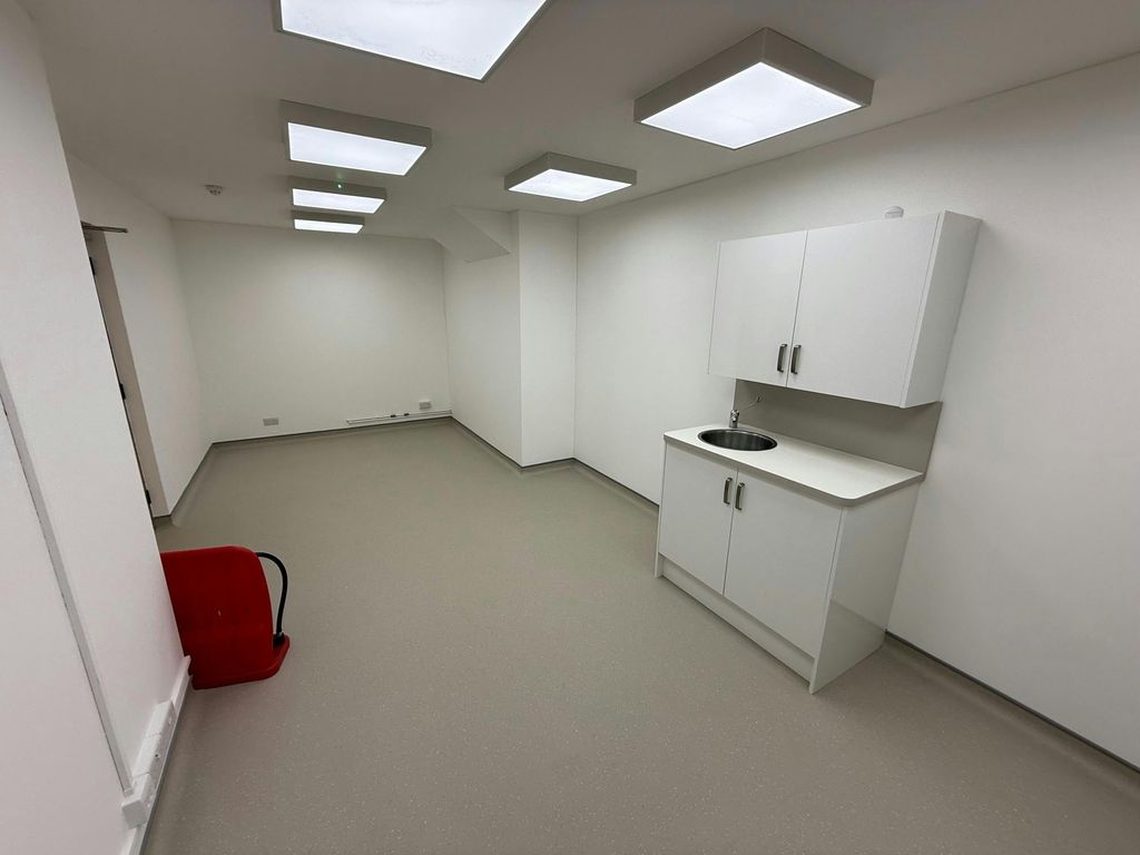 Property photo 3 of 13 K.Jpg