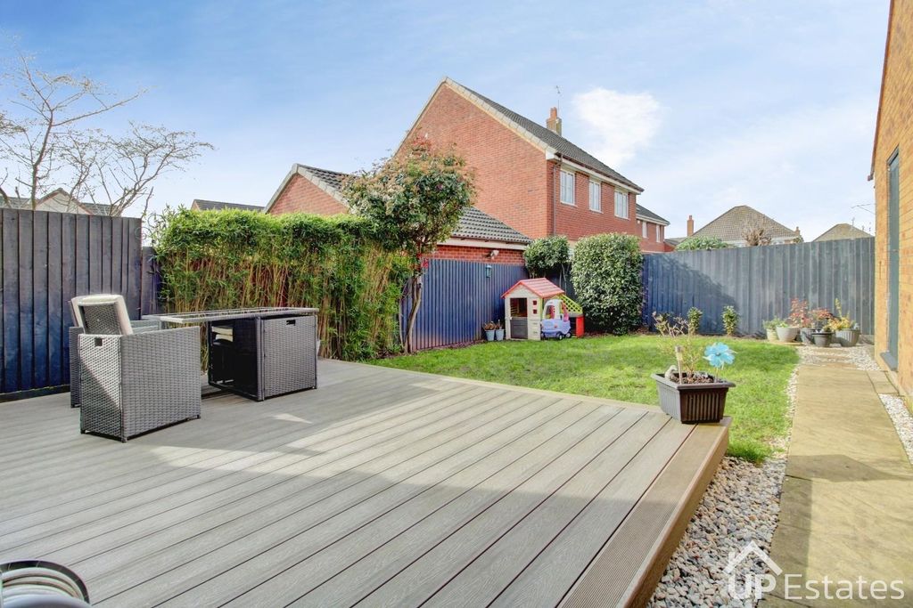 Property photo 2 of 21