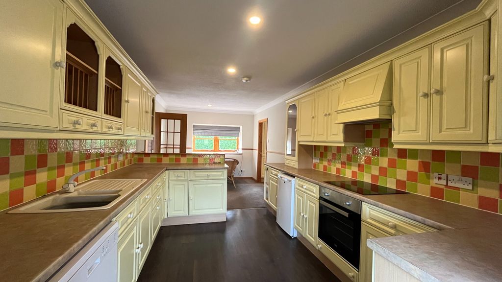 Property photo 1 of 31