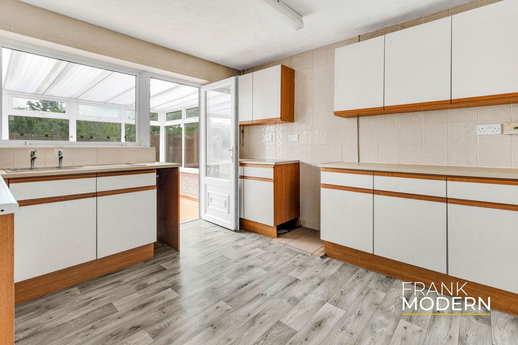 Property photo 2 of 40 Kitchen
