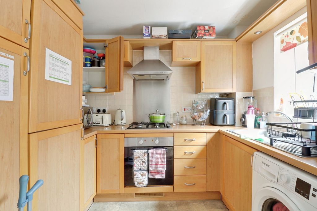 Property photo 2 of 18