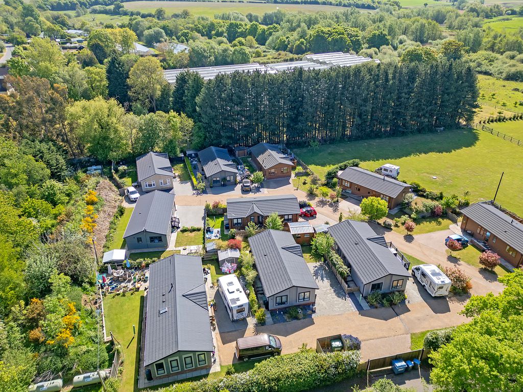 Property photo 3 of 17 Newbournedronec