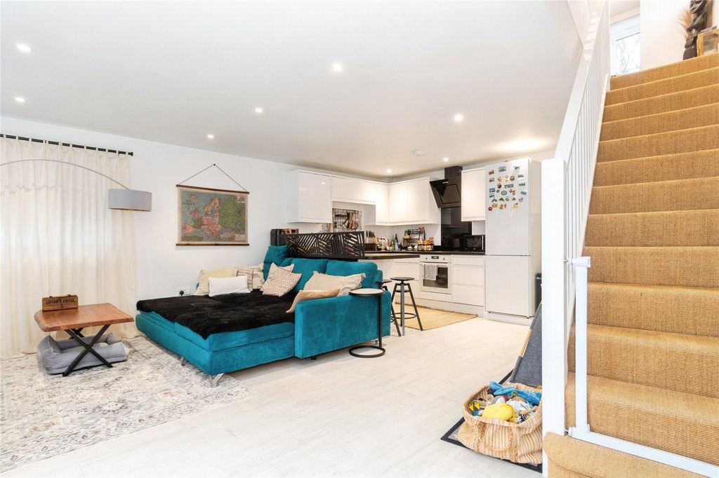 Property photo 2 of 14 Picture No. 20