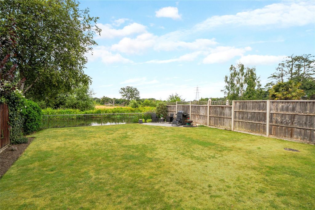 Property photo 2 of 18 Picture No. 23