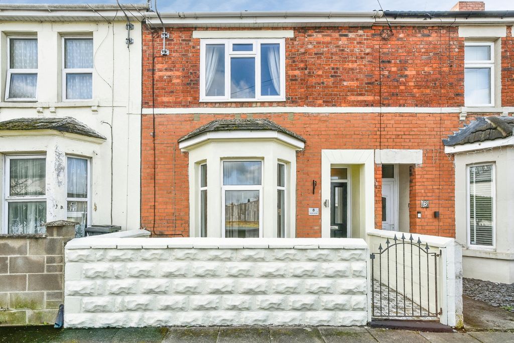 Property photo 1 of 20 Front View