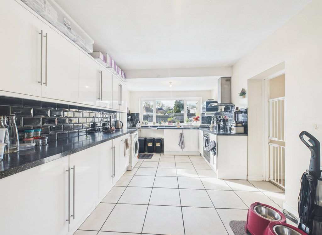 Property photo 3 of 13 Cam04914G0Pr0346Still0030011