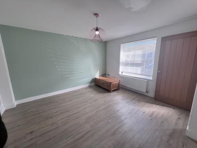 Property photo 2 of 13 Lounge.Jpg