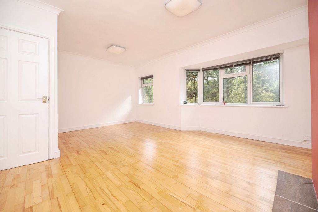 Property photo 2 of 19 Pbox-Img.Jpg