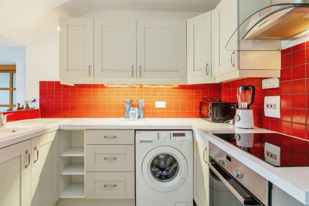 Property photo 2 of 10 25Highgatespinneycre