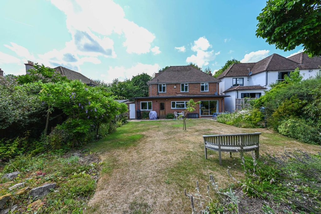 Property photo 3 of 25