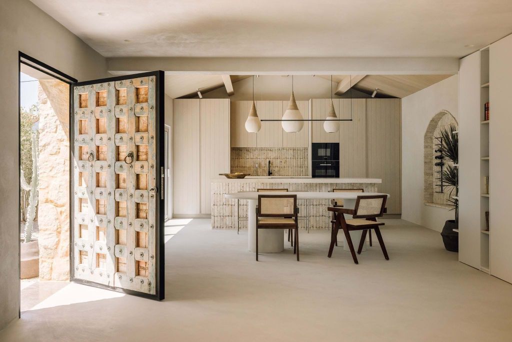 Property photo 2 of 30