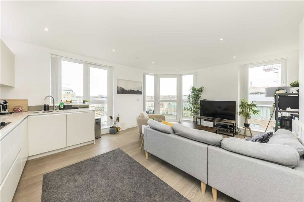 Property photo 2 of 8