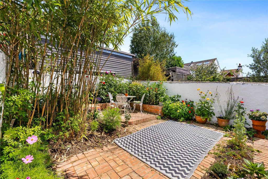 Property photo 3 of 29 Picture No. 32