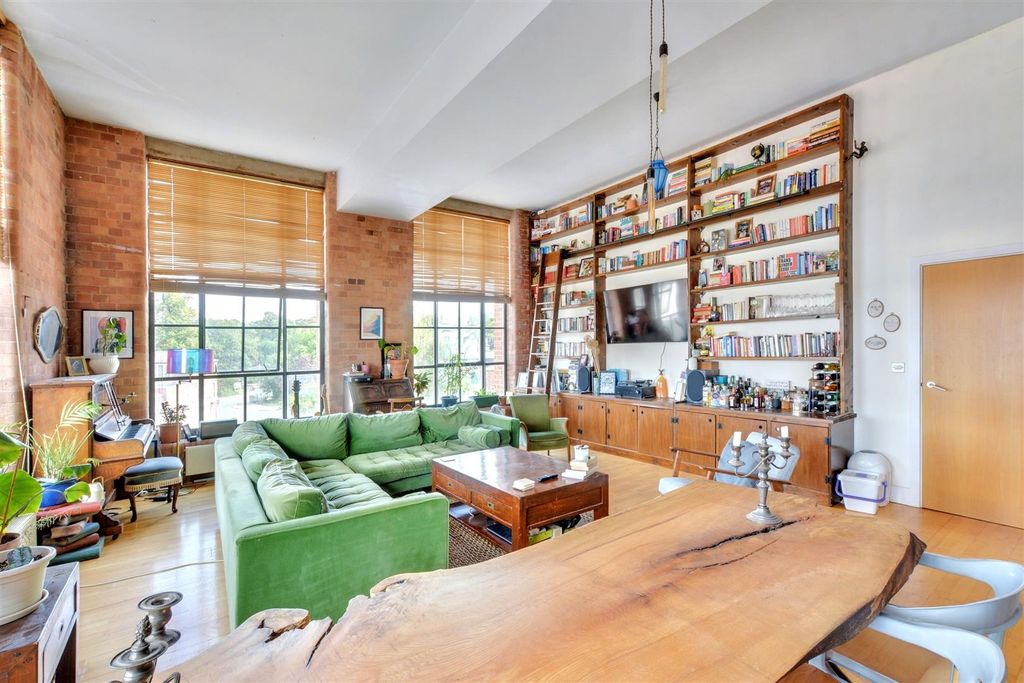 Property photo 1 of 20 Lounge_6.Jpeg