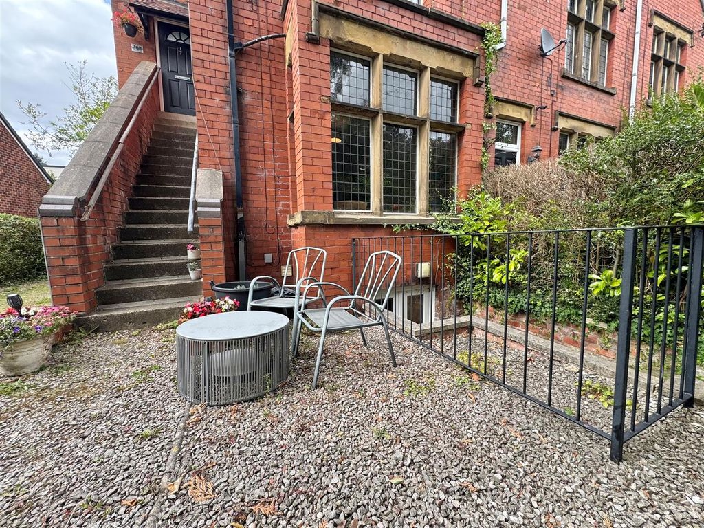 Property photo 2 of 12