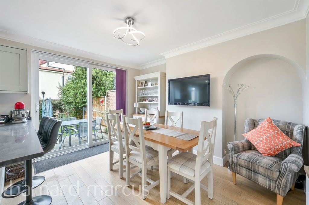 Property photo 3 of 16