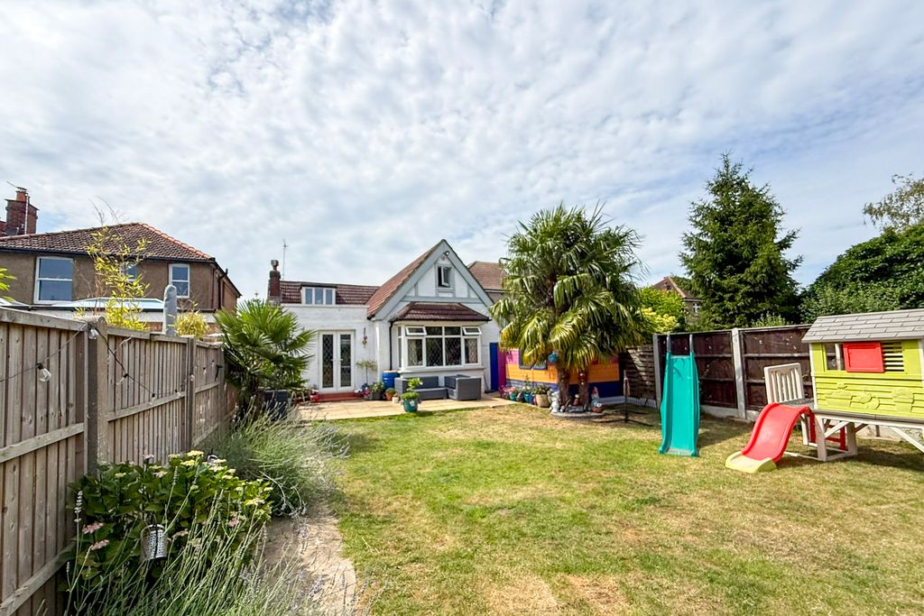 Property photo 1 of 10 Garden