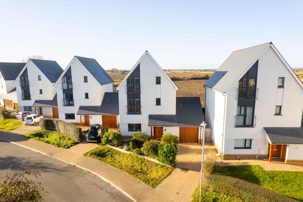 Property photo 3 of 34