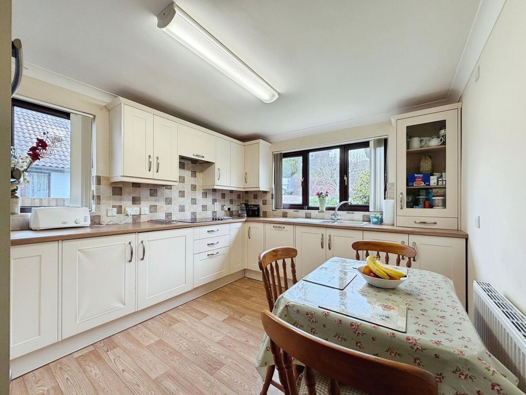 Property photo 2 of 13 Kitchen