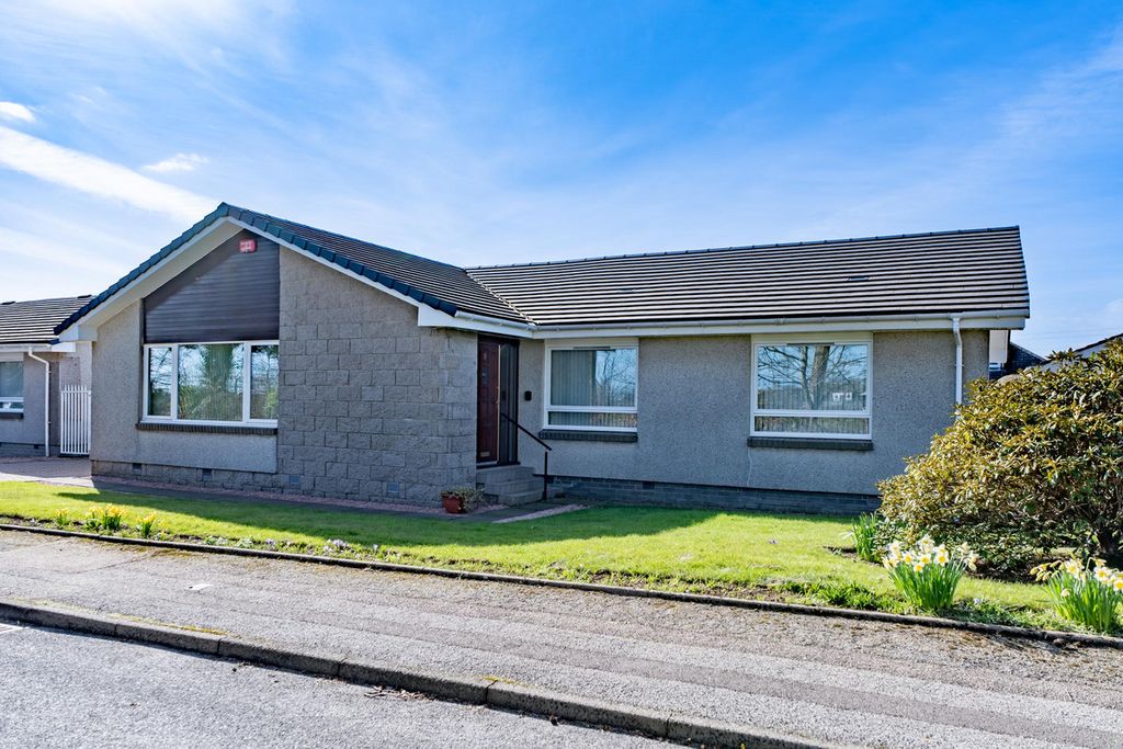 Property photo 1 of 27