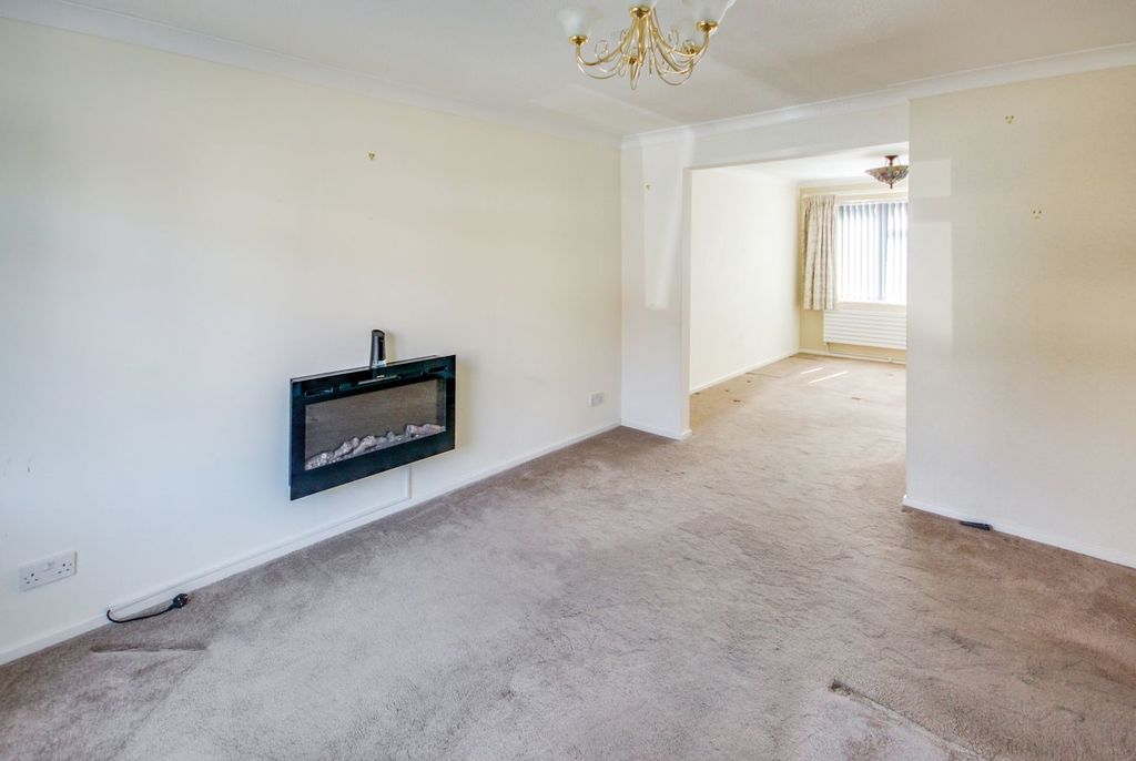 Property photo 2 of 13