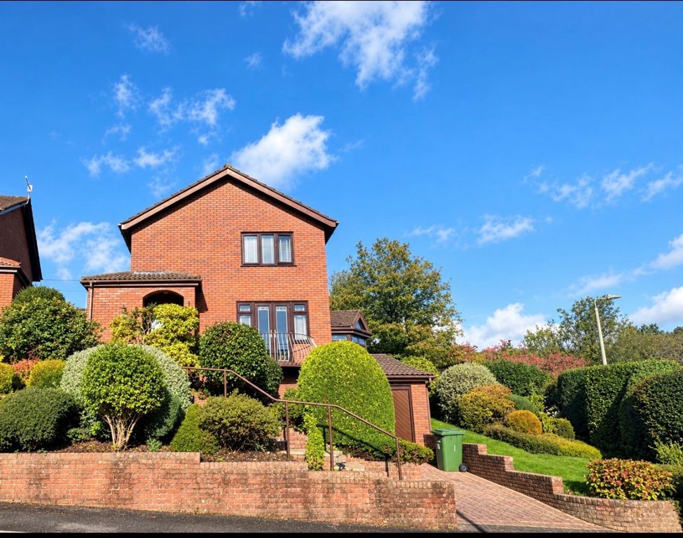 Property photo 1 of 44