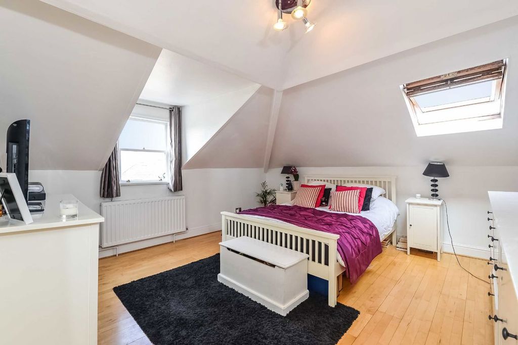 Property photo 3 of 5