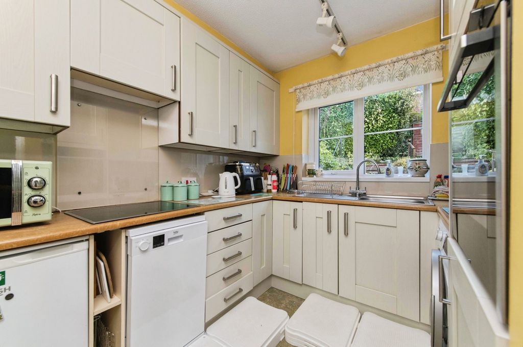 Property photo 2 of 17 Photo