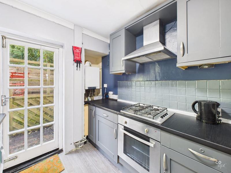 Property photo 2 of 11 Kitchen