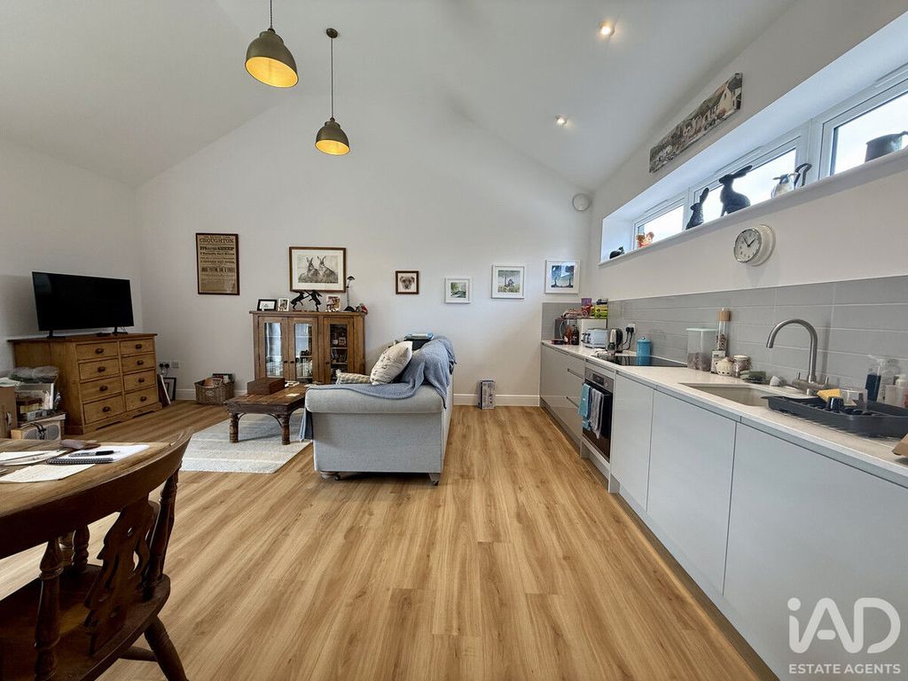 Property photo 2 of 6