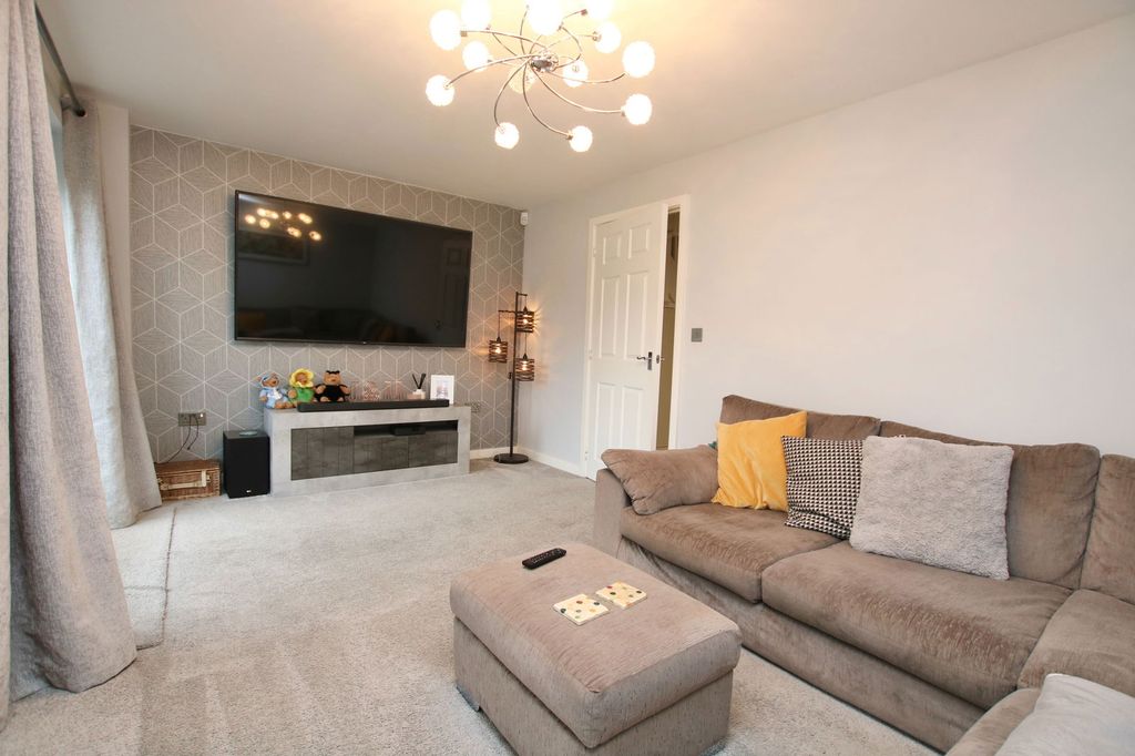 Property photo 3 of 22