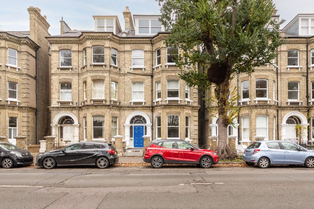 Property photo 1 of 11 Cromwell Road-10.Jpg