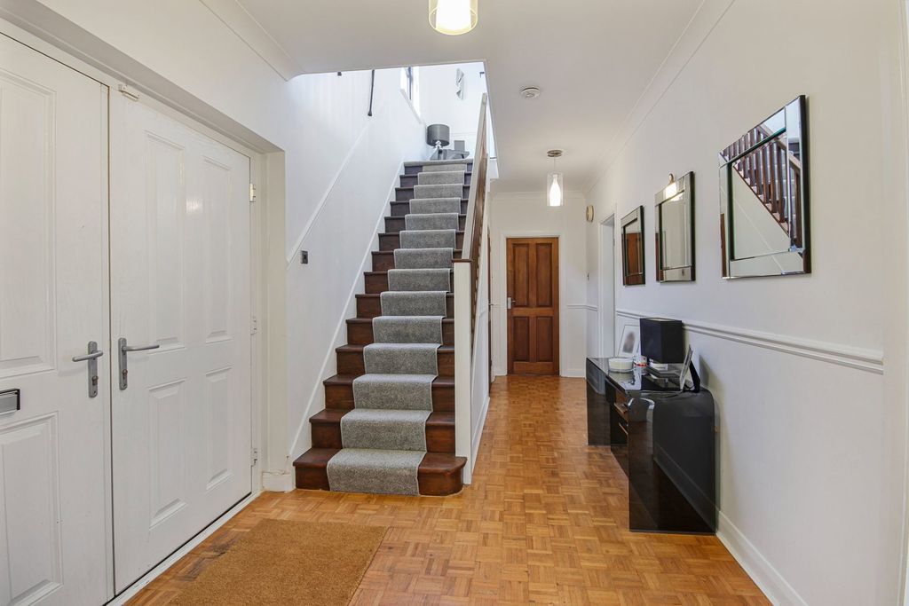 Property photo 2 of 29