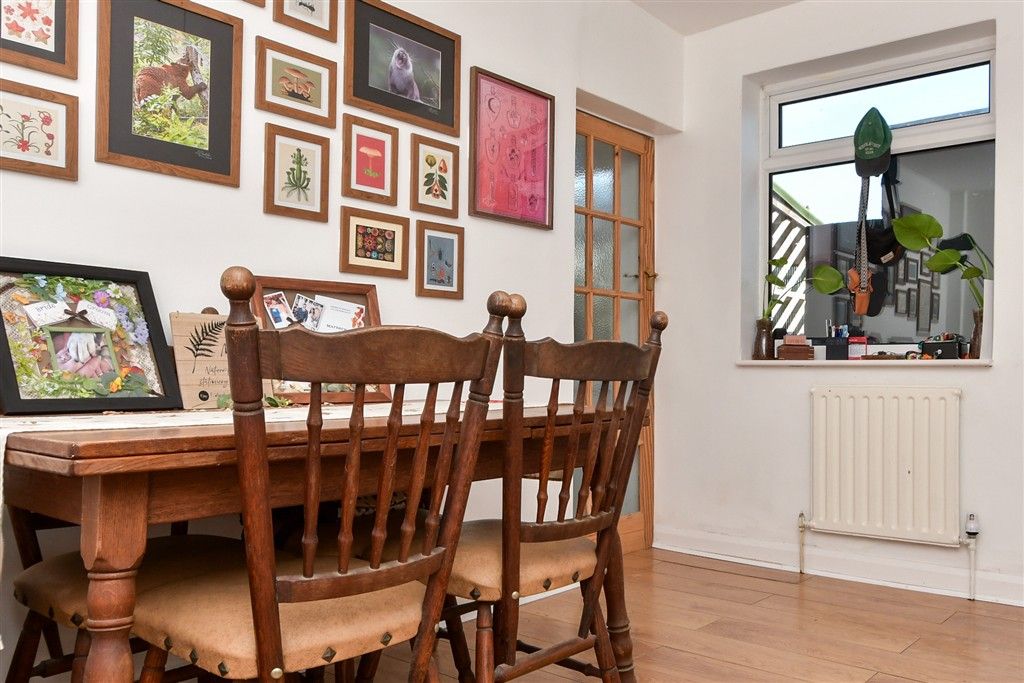 Property photo 3 of 11 Dining Area