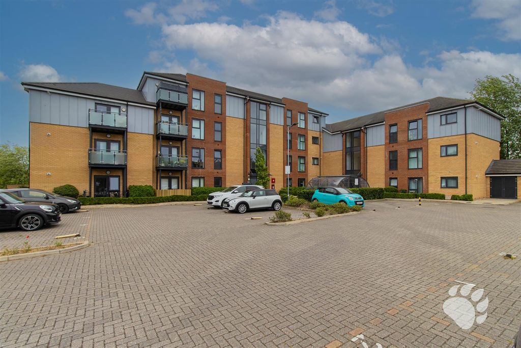 Property photo 1 of 14 Front &amp; Car Park