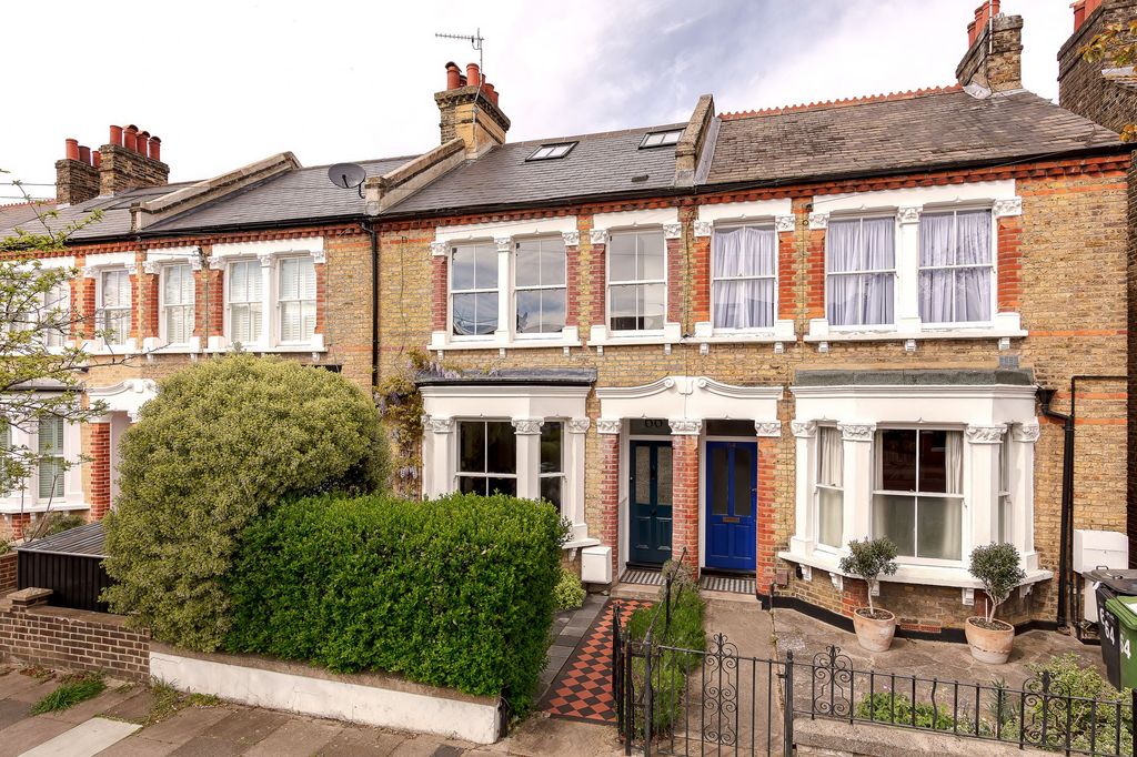 Property photo 2 of 37