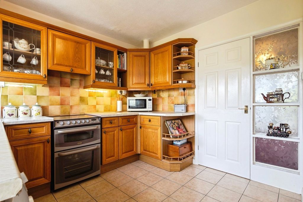 Property photo 3 of 17 Photo