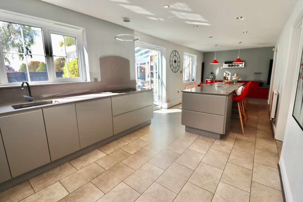 Property photo 2 of 28 Img_0528