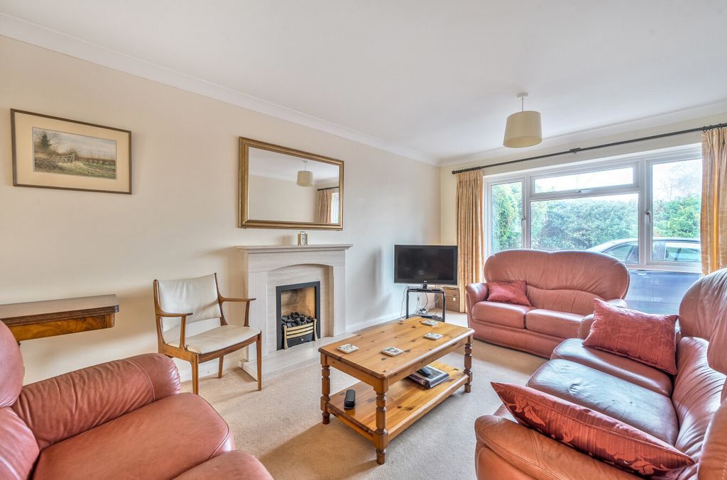 Property photo 3 of 27 1394739-17-696775...