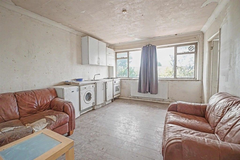 Property photo 2 of 8