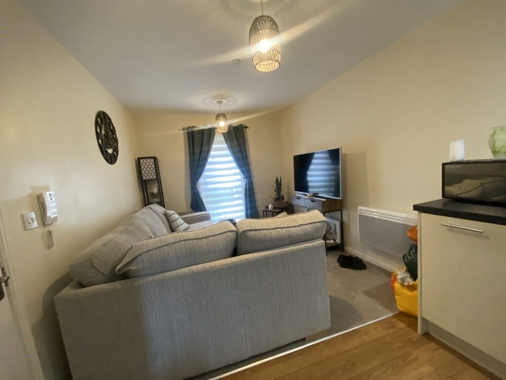 Property photo 1 of 5 Living Room